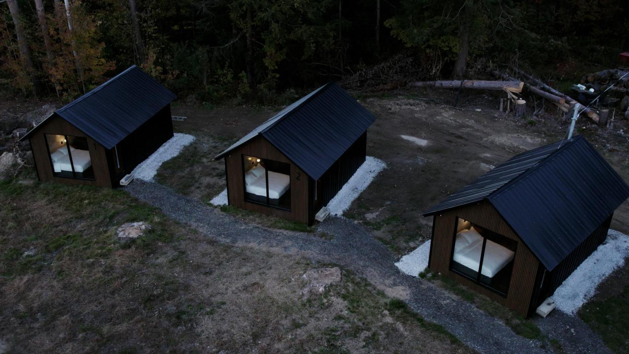 Emrose Luxury Cabins Brandon Экстерьер фото